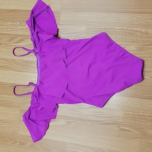 Athena Cold Shoulder Swimsuit Sz 10 like new - Picture 7 of 7